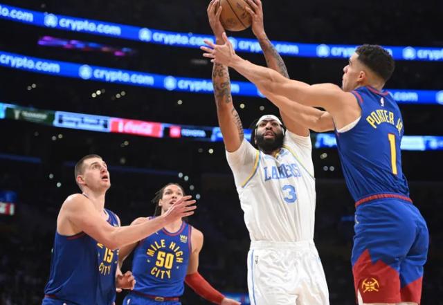 V体育APP-湖人首胜背后的隐忧 浓眉的身体还能支撑多久？