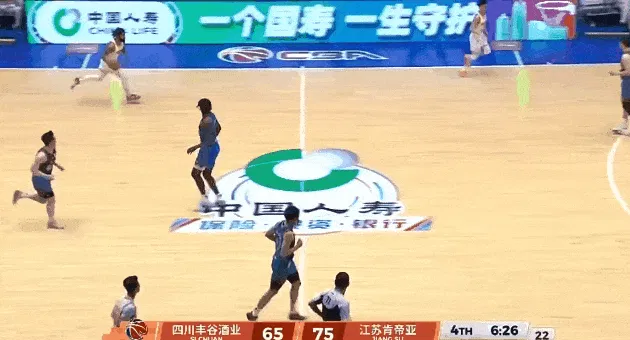 V体育官网-庞峥麟底角接球三分投进，目前15中7砍下19分1篮板4助攻1抢断